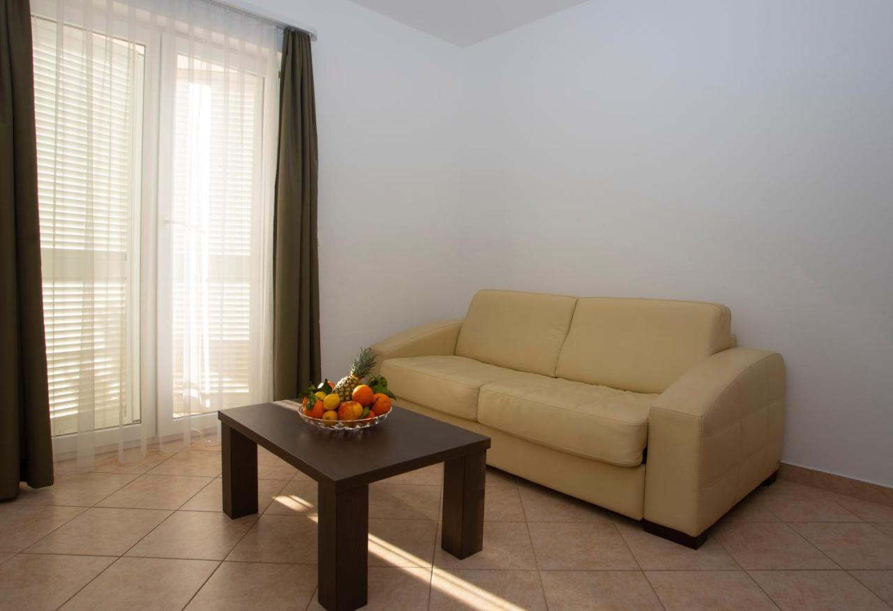 Apartment Domo Makarska Exteriör bild